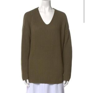 Jenni Kayne Cabin V-Neck Sweater in Olive Green, Size M
